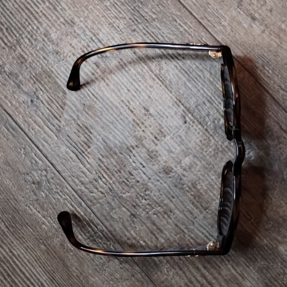 EUC CHANEL SUNGLASSES - Picture 3 of 16